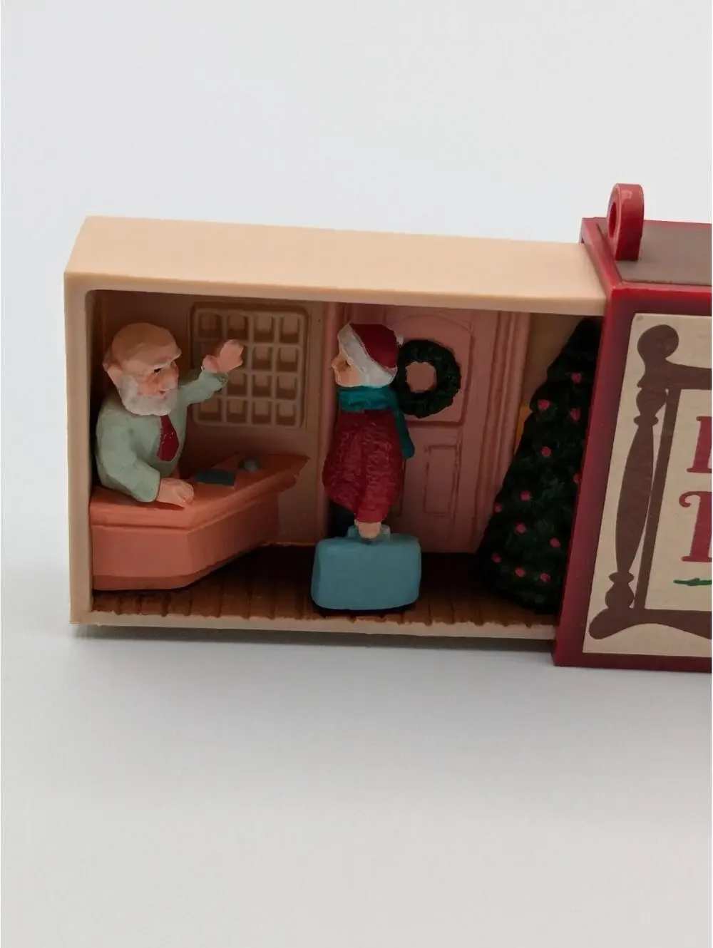Hallmark Keepsake Evergreen Inn 1991 Matchbox Memories, Vintage Ornament